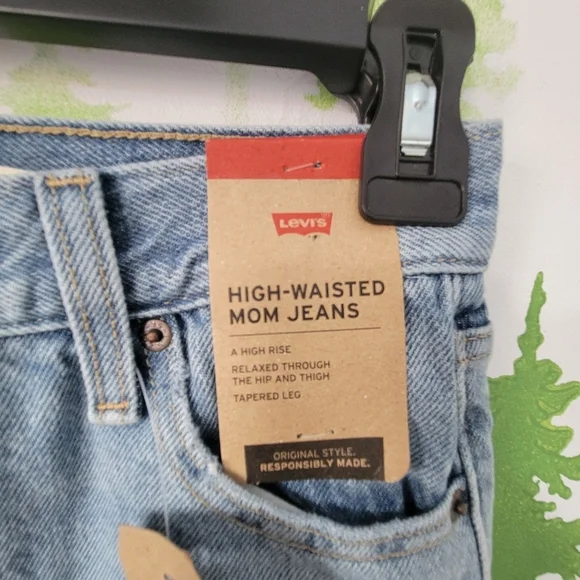 Levi's 24x29 Distressed High Waisted Mom Tapered Jeans - Picture 5 of 10